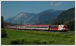 OEC 669  weiterwissen.at  von Bregenz nach Graz war wie am Vortag auch am 26.7.2007 mit dem Rotkreuztaurus 1116 264 bespannt.