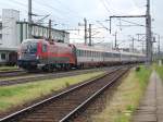 Der neue Railjet 1116 201 hat am 26.04.2008  den IC 645  Beste sterreichische Gastlichkeit   von Salzburg nach Wien gebracht.Auf dem Bild  fhrt der Zug in den Welser Hbf ein.