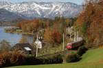 80-73 221 mit R 3412 am Hallsttter See, zwischen Untersee und Obersee (29.10.2007)