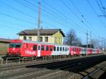 8073 123-6 verlsst mit R3014 den Bhf. Marchtrenk; 090108