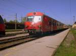 Salzkammergut 2009 - Die R-Zge von Attnang-Puchheim nach Obertraun Koppenbrllerhhle werden vornehmlich aus CityShuttle-Garnituren gebildet, die zumeist aus 3 bis 4 Wagen bestehen.