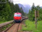 Salzkammergut 2009 - Die Endstation Obertraun Koppenbrllerhhle hat am 03.06.2009 der R 3410 aus Attnang Puchheim erreicht.