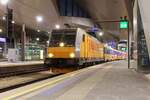 Am Abend des 17.6.2024 brachte die Regiojet 386 204 den RGJ1068 von Budapest-Deli nach Wien Hbf hier am Zielbahnhof.
Der Zug bestand ausschließlich aus ehemaligen ÖBB Schnellzugwagen.