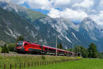 ÖBB 1116 245 mit RJX 869 von Bregenz nach Wien bei Pettneu am Arlberg - 10.08.2022