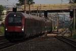 Der Steuerwagen 80-90 720, geschoben von der 1116 220, als RJ 68 von Budapest nach Mnchen Hauptbahnhof, kurz vor der Durchfahrt der Haltestelle Wien Simmering-Ostbahn; am 25.07.2012