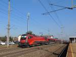 1116 231-2 braust mit der Railjet-Doppelgarnitur(RJ862 + RJ60) durch den Bhf.