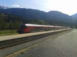 railjet 632 (Lienz - Wien Hbf) am 14.4.2015 beim Halt in Greifenburg-Weißensee.