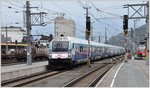 Railjet 661 nach Wien Flughafen erreicht Feldkirch mit der Ski Austria Ausrüstung.