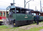 Die Dampf-Strassenbahn wartet auf ihren nächsten Einsatz: Museumstramway vom Bahnhof Mariazell zum Erlaufsee.