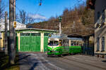 Graz. Traditionell fährt an heilig Abend die Grazer Adventbim zum Tramway Museum Graz, wo es für Groß und Klein eine Modellbahnaustellung gibt. Am 24.12.2024 ist der Triebwagen 293 vor der Museumsremise Mariatrost zu sehen.