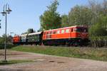 RBAHN 2050.09 am 21.April 2018 mir der SBED 14474 nach Dechanthof beim Deckungssignal des Bf.