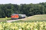 NLB 2143 070-7 am 08.August 2015 mit dem SEZ 17087 von Ernstbrunn nach Würnitz-Hetzmannsdorf kurz nach Ernstbrunn.