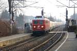 NLB 1110.505 am 26.November 2016 mit dem MAV-Nostalgia Sonderzug aus Budapest bei der Durchfahrt in der Hst.