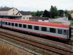 ABmz 61813090036-7 bildete bei D968 den Zugschlu, und wird aufgrund der Streckensperre zwischen Braunau u. Ried nach Lokstrzen mit Zugleistung REX 5967 wieder die Reise Richtung Linz antreten; 120623