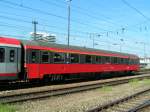  1.Klasse-Wagen  wird am Mnchner Hbf fr EC117 bereitgestellt (2005-06-03)