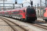 Einfahrt des RJ643 aus Salzburg am 24.08.2016 in Wien Hauptbahnhof.