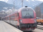 Railjet 160/560, mit dem ersten Teil  Spirit of Zrich  nach Zrich, und dem zweiten mit Steuerwagen 80-90.716 nach Bregenz steht mit 20 mintiger Versptung zur Abfahrt RIchtung Feldkirch in