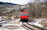 CS-Steuerwagen 8073 091 mit REX2716 beim Halt in Tauchen-Schaueregg, 25.03.2009.