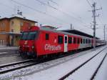 8073 076-6 steht als REX1793 Abfahrtbereit auf Bahnsteig3 am umgebauten Bahnhof Neumarkt/Kallham;100104