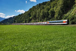Nachschuss vom EC 164  Transalpin  (Graz Hbf - Zürich HB), mit dem SBB-Panoramawagen Apm 61 85 19 90 102-8 am Zugschluss.