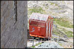 Der Wagen 1 der Glockner Gletscherbahn verlässt am 10. Juli 2024 die  Bergstation  auf der Kaiser Franz Josefs Höhe hinab wo einst die Pasterze Ihre Ausläufer hatte . 