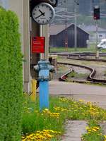  wer hat an der Uhr gedreht  Momentaufnahme im Bahnhof Redl/Zipf; 150428