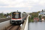 V 3887 auf der Linie U1 am 08.Oktober 2016 bei der Haltestelle Alte Donau.