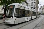 Straßenbahn-Triebwagen 211 in Graz am Schlossbergplatz, 16.6.19    