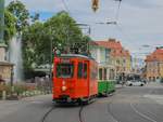 Graz. Das Gespann 251 + 401B war am 19.07.2020 als Sommerbim unterwegs, hier am Eisernen Tor neben der Pestsäule.