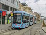 Graz. Variobahn 225 konnte ich am 06.04.2021 als Linie 4 bei der Steyrergasse ablichten.