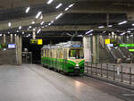 Graz. Triebwagen 509 der Graz Linien, rast während einer Sonderfahrt in die Station Hauptbahnhof.