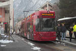 TW 315 (Bombardier Flexity Outlook C) absolviert eine Publikumsfahrt zur Einweihung der Straßenbahnerweiterung in Innsbruck Richtung Westen, hier an der Endhaltestelle Peerhofsiedlung.