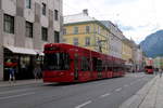 Flexity Outlook Tw. 317 der Innsbrucker Verkehrsbetriebe als Linie 3 in der Museumstraße (Umleitung wegen einer Veranstaltung in der Maria-Theresien-Straße). Aufgenommen 9.6.2017.