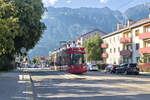 Innsbruck: Wegen Gleisbauarbeiten in der Innenstadt wird die Linie 3 als kombinierte Linie 3/1 geführt. Tw. 319 an der Haltestelle Pradler Friedhof. Aufgenommen 2.8.2023.