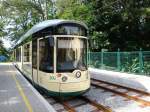 Wagen 501 der Pstlingbergbahn steht abfahrbereit im Bergbahnhof Pstlingberg.