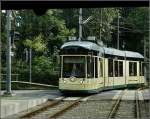 An der Kreuzungsstelle Schableder in Linz konnte ich am 14.09.2010 die bergwrtsfahrende Straenbahn 502 der Pstlingbergbahn aus dem talwrtsfahrenden Wagen aus fotografieren.