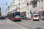 Wien Wiener Linien SL 2 (B 685) II, Leopoldstadt, Taborstraße / Obere Augartenstraße (Hst. Taborstraße) am 13. Mai 2017.