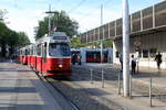 Wien Wiener Linien SL 18 (E2 4323 + c5 1507) Neubaugürtel / Westbahnhof am 11.