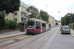 Wien Wiener Linien SL 58 (A1 69) XIII, Hietzing, Unter St. Veit, Hietzinger Hauptstraße (Hst. Wenzgasse) am 29. Juni 2017.