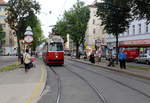 Wien Wiener Linien SL 67 (E2 4322) X, Favoriten, Favoritenstraße (Hst. Troststraße) am 27. Juni 2017.