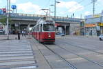 Wien Wiener Linien SL 71 (E2 4095) XI, Simmering, Simmeringer Hauptstraße / Simmeringer Platz / ÖBB-, S- und U-Bahnhof Simmering am 26.