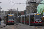 B 662 auf der Linie 26 und B 666 auf der Linie 25 in Kagran, 20.12.2017