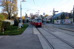 Wien Wiener Linien SL 60 (E2 4042) XXIII, Liesing, Mauer, Dreiständstraße am 17. Oktober 2017.