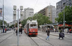 Wien Wiener Linien SL 1 (E1 4851) I, Innere Stadt, Schwedenplatz am 6. August 2010. - Scan eines Farbnegativs. Film: Kodak FB 200-7. Kamera: Leica C2.