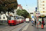 Wien Wiener Linien SL 6 (E2 4095 (SGP 1990) + c5 1495 (Bombardier-Rotax 1988)) X, Favoriten, Quellenstraße / Bernhardtstalgasse am 30. Juli 2018. 