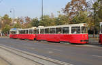 Wien Wiener Linien SL 2 (E2 4074 (SGP 1987) + c5 1474 (Bombardier-Rotax 1986)) I, Innere Stadt, Dr.-Karl-Renner-Ring (Hst. Parlament) am 18. Oktober 2018.