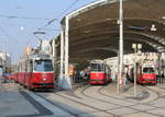 Wien Wiener Linien SL 18 (E2 4317) / SL 18 (c5 1514 + E2 4314) / SL 49 (E1 4558) XV, Rudolfsheim-Fünfhaus, Fünfhaus / VII Neubau, Neubaugürtel (Hst. Urban-Loritz-Platz) am 19. Oktober 2018.