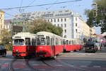 Wien Wiener Linien SL 49 (E1 4515 / c4 1360 + E1 4519) VII, Neubau, Neubaugürtel / Urban-Loritz-Platz am 19. Oktober 2018. - Hersteller der Triebwagen: Lohnerwerke in Wien-Floridsdorf. Baujahre: 1972 (E1 4515) und 1973 (E1 4519). Hersteller des Beiwagens c4 1360: Bombardier-Rotax, vorm. Lohnerwerke. Bj: 1976.