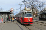 Wien Wiener Linien SL 2 (E2 4020 (SGP 1979)) XX, Brigittenau, Friedrich-Engels-Platz am 11. Feber / Februar 2019.