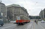 Wien: Die Wiener Straßenbahnen vor 50 Jahren: SL 25 (M 4017 + m3 + m3) I, Innere Stadt / II, Leopoldstadt, Aspernbrücke am 27. August 1969. - Hersteller und Baujahr des Tw M 4017: Grazer Waggonfabrik 1927. - Scan eines Farbnegativs. Film: Kodak Kodacolor X. Kamera: Kodak Retina Automatic II.